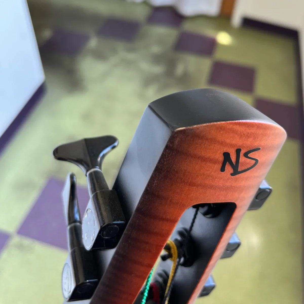 Demo NS Design NXT5a upright bass, Sunburst - Image 8